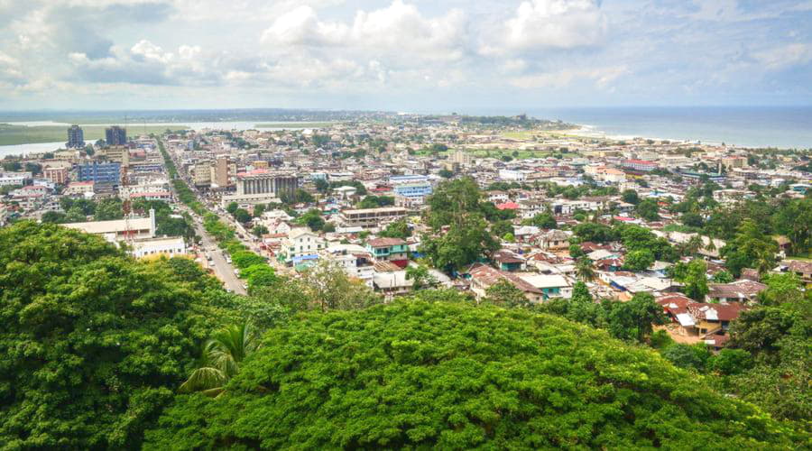 Onze autoverhuurservices bieden een gevarieerde selectie van voertuigen in Monrovia.